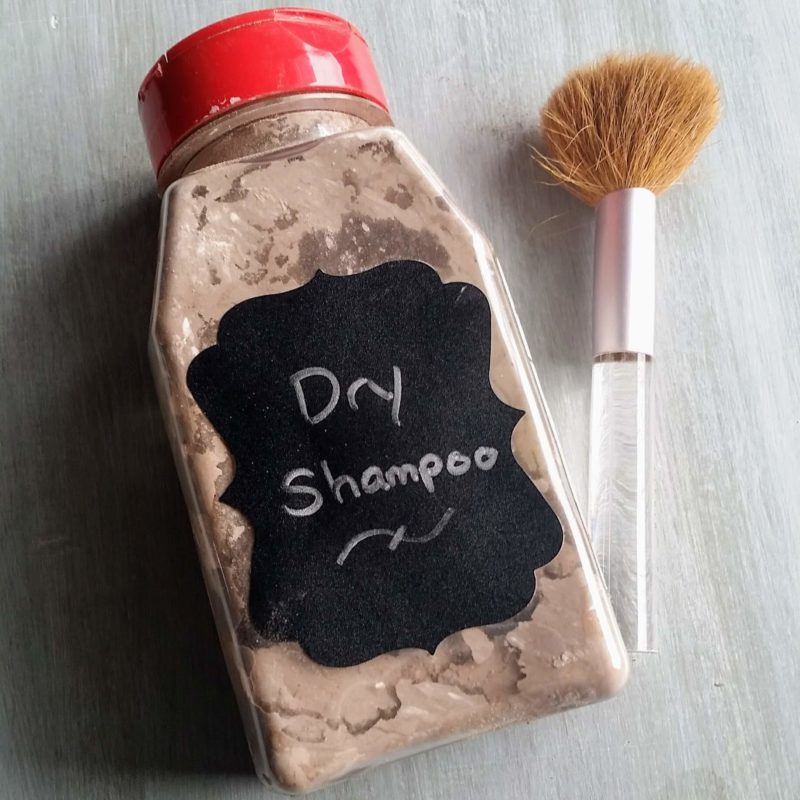 The Best DIY Dry Shampoo and How to Use it (Completely Customizable)
