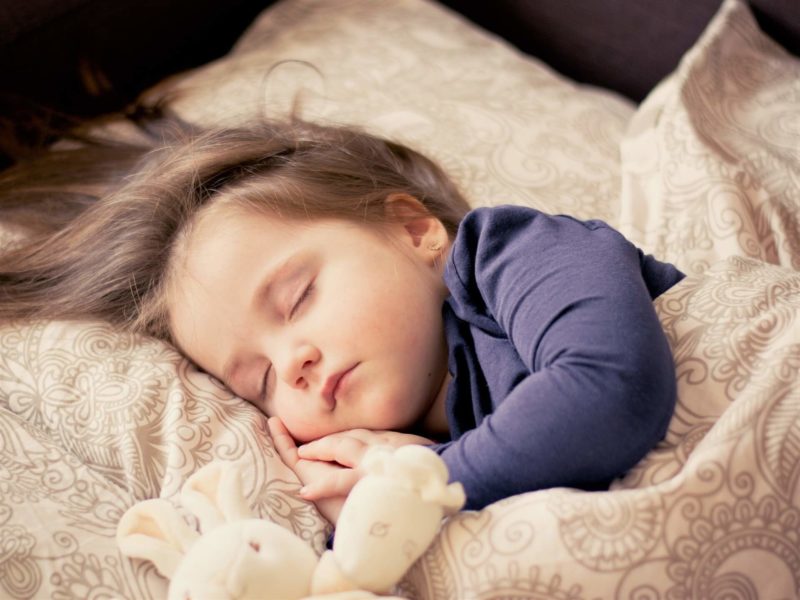 How to Get Kids to Fall Asleep – 3 Natural Hacks